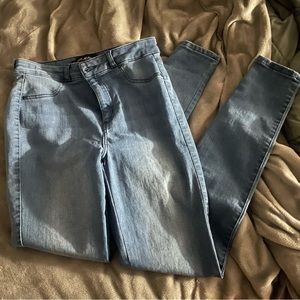 FITJEANS | High Waist Contour V2 Medium Wash Skinny Jeans (Medium)